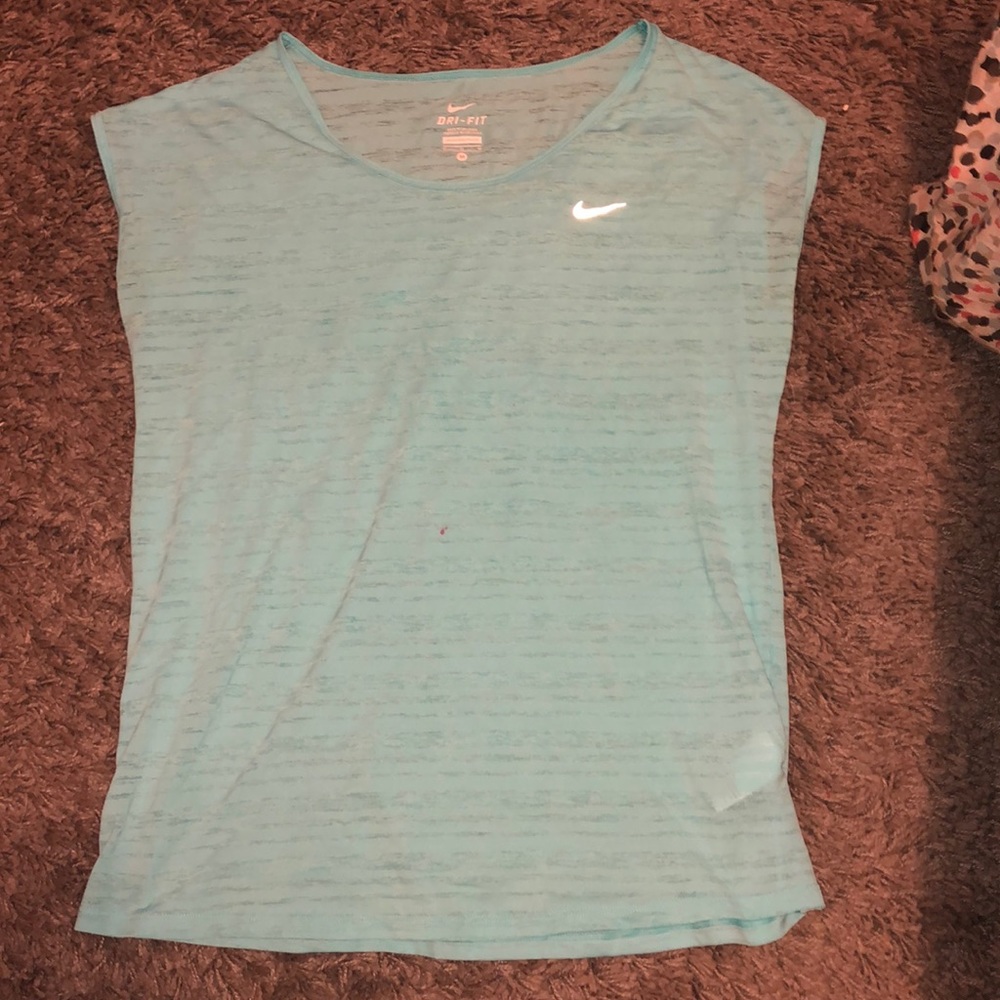 NIKE DRIFIT T-SHIRT